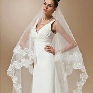 ❤️New Wedding White Lace Bridal Veil.